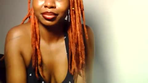 Snapshot of mileychan_ chatting on December 19, 10:22 am mileychan online show from December 19, 10:22 am