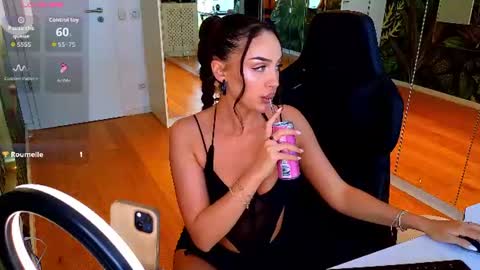 Miley Sin online show from June 17, 11:56 am