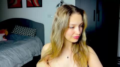 mileyy_cute online show from March 13, 11:44 pm