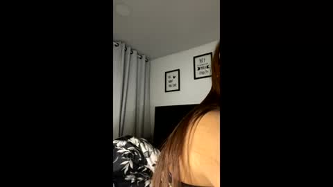 Snapshot of milf__pretty chatting on June 7, 9:57 am Melissa online show from June 7, 9:57 am