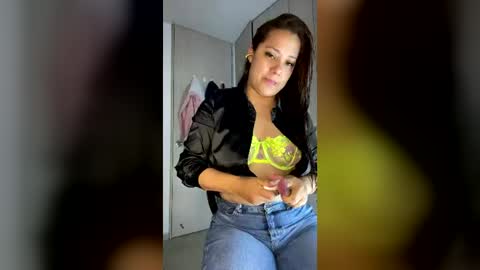 Snapshot of milf__pretty chatting on July 6, 4:53 pm Melissa online show from July 6, 4:53 pm