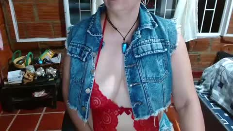 Snapshot of milf_fantassy chatting on October 7, 3:58 am Ana online show from October 7, 3:58 am