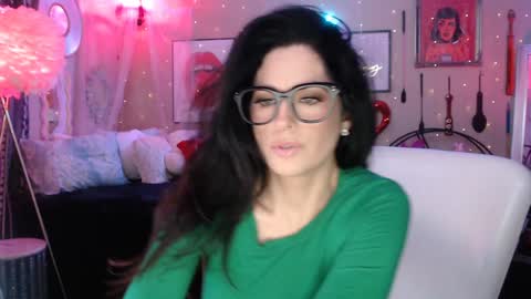 Snapshot of milf_lacey chatting on March 9, 10:08 pm Milf Lacey online show from March 9, 10:08 pm