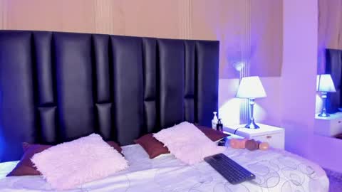 Snapshot of milf_meli chatting on June 26, 11:03 am milf_meli online show from June 26, 11:03 am
