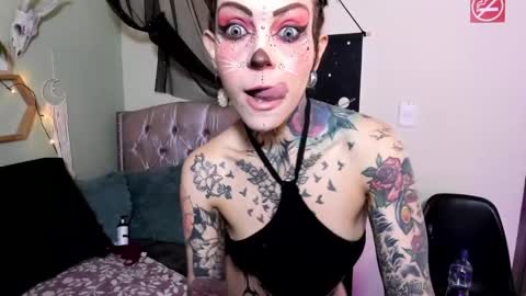 Snapshot of milf_onlyseduction chatting on December 13, 1:01 pm Isabella online show from December 13, 1:01 pm
