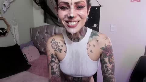 Snapshot of milf_onlyseduction chatting on February 25, 4:21 pm Isabella online show from February 25, 4:21 pm