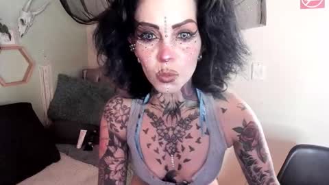 Snapshot of milf_onlyseduction chatting on September 17, 1:02 pm Isabella online show from September 17, 1:02 pm