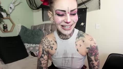 Isabella online show from November 7, 1:11 pm