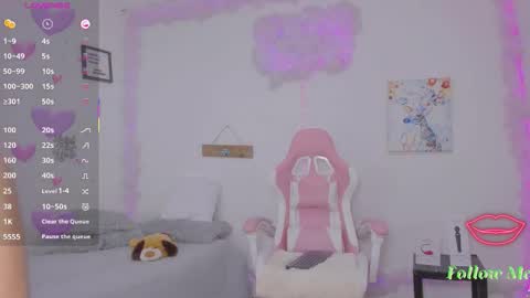 Aura  online show from February 19, 2:51 am