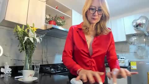 ASHLEY online show from January 26, 4:51 pm