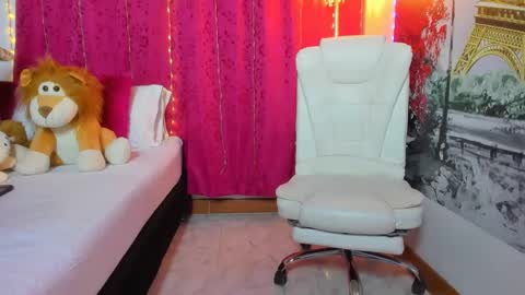 Snapshot of milfboobs_10 chatting on March 2, 1:36 am Nakary Bustamante online show from March 2, 1:36 am