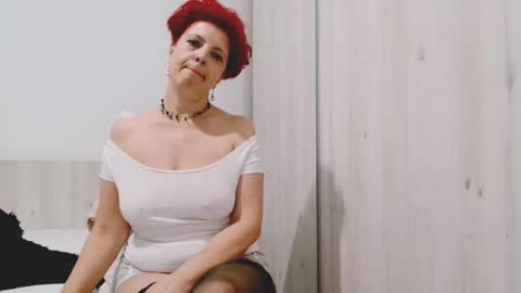 Milfsupreme online show from December 5, 1:09 pm