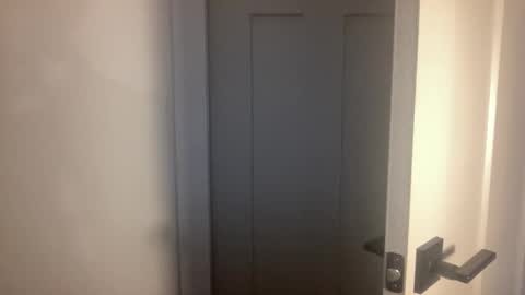 Snapshot of milfhunter1736 chatting on March 8, 8:35 pm HungCollege online show from March 8, 8:35 pm