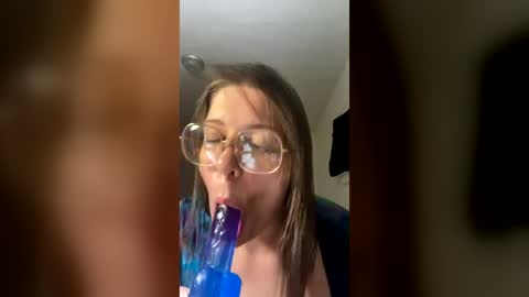 milfmamapeach online show from July 28, 1:56 am