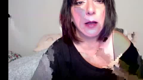 Snapshot of milfmonee chatting on February 13, 4:07 pm MILF Monee online show from February 13, 4:07 pm
