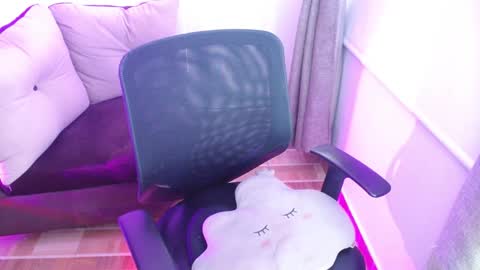 Snapshot of milfrosalie chatting on February 2, 3:49 pm Rosalie online show from February 2, 3:49 pm