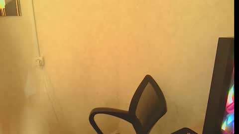 Snapshot of milia21 chatting on February 19, 8:21 am milia21 online show from February 19, 8:21 am