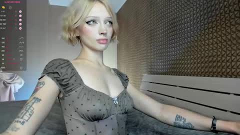 Snapshot of milinamarvelous chatting on February 21, 4:13 am Mila 3 aka Deepthroat World Champion online show from February 21, 4:13 am