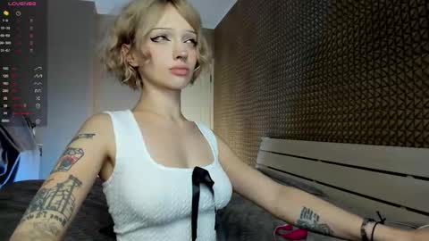 Snapshot of milinamarvelous chatting on March 7, 9:56 pm Mila 3 aka Deepthroat World Champion online show from March 7, 9:56 pm