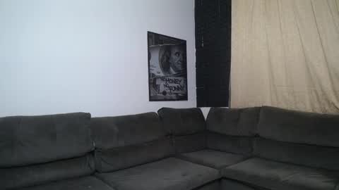 Snapshot of milioncouple chatting on December 23, 3:59 am milioncouple online show from December 23, 3:59 am