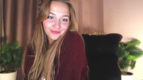 milk_bunny_ online show from September 16, 11:33 am