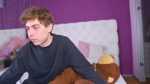 milkhunter_ online show from April 11, 6:40 am