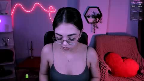 Snapshot of milki_wey chatting on February 1, 12:37 pm Mila online show from February 1, 12:37 pm