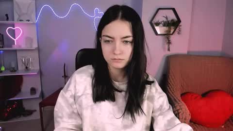 Snapshot of milki_wey chatting on February 4, 7:03 am Mila online show from February 4, 7:03 am