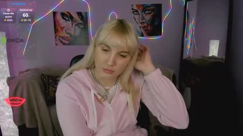 Snapshot of milki_wey chatting on February 5, 8:19 am Mila online show from February 5, 8:19 am