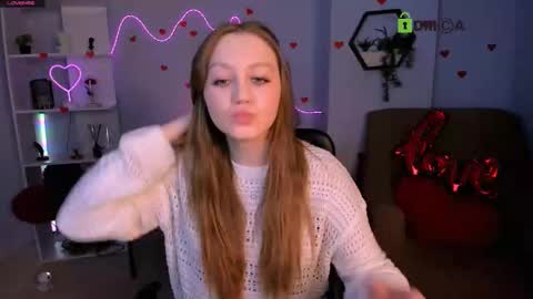 Snapshot of milki_wey chatting on March 3, 8:20 am Mila online show from March 3, 8:20 am