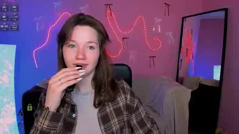 Snapshot of milki_wey chatting on March 13, 8:26 pm Mila online show from March 13, 8:26 pm