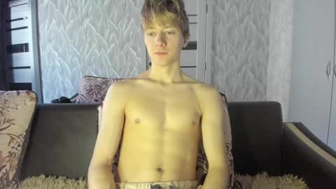 Snapshot of milkiwy chatting on January 22, 5:59 am Isaac online show from January 22, 5:59 am