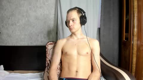 Isaac online show from November 11, 3:39 am