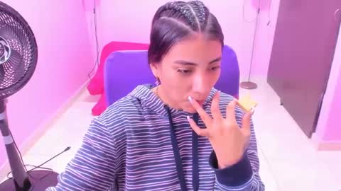 Snapshot of milky__boobs69 chatting on December 14, 12:33 pm vale online show from December 14, 12:33 pm