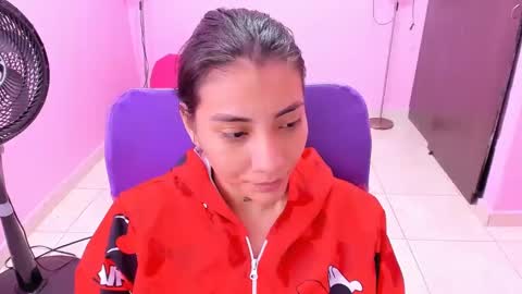 Snapshot of milky__boobs69 chatting on December 31, 12:46 pm vale online show from December 31, 12:46 pm