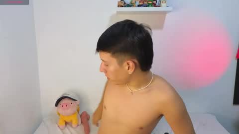 Snapshot of milky__boy_ chatting on May 18, 4:07 am H A R O L D online show from May 18, 4:07 am