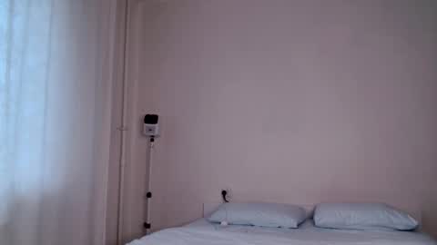 Snapshot of milky__way_ chatting on October 15, 12:27 pm milky__way_ online show from October 15, 12:27 pm