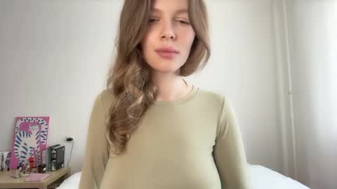Snapshot of milky__way_ chatting on May 17, 1:51 pm milky__way_ online show from May 17, 1:51 pm