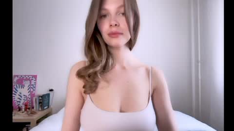 Snapshot of milky__way_ chatting on June 7, 1:59 pm milky__way_ online show from June 7, 1:59 pm