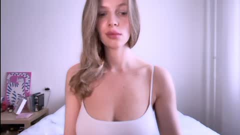 Snapshot of milky__way_ chatting on August 2, 1:09 pm milky__way_ online show from August 2, 1:09 pm