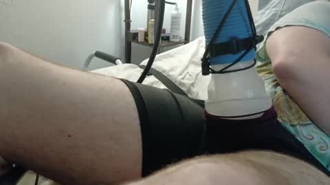 Snapshot of milky_fish chatting on April 12, 5:23 am milky_fish online show from April 12, 5:23 am