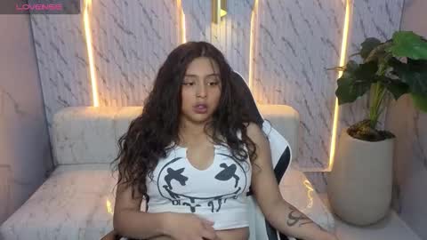 Snapshot of milky_tx chatting on October 10, 3:05 am Online 2200 to 600 online show from October 10, 3:05 am