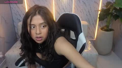 Snapshot of milky_tx chatting on October 11, 3:17 am Online 2200 to 600 online show from October 11, 3:17 am