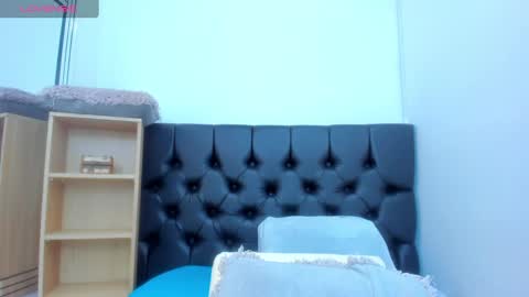 Snapshot of milky_way_18 chatting on February 5, 1:54 pm milky_way_18 online show from February 5, 1:54 pm