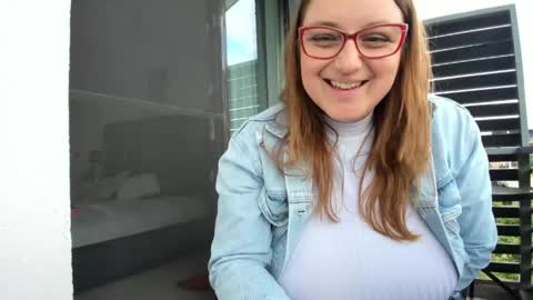 Livia online show from May 10, 1:49 pm