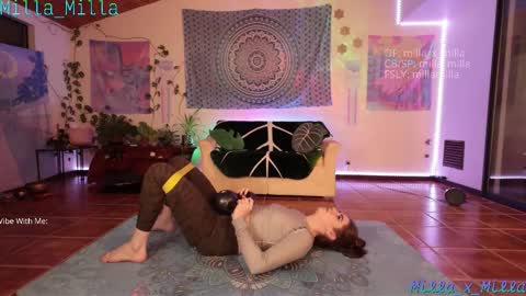 Snapshot of milla_milla chatting on December 20, 3:35 am milla_milla online show from December 20, 3:35 am