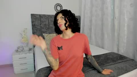 Snapshot of milla_pixxie chatting on February 15, 4:03 am Milagros online show from February 15, 4:03 am