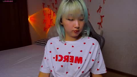 Snapshot of milla_waves chatting on July 28, 2:24 pm Milla or just Mi online show from July 28, 2:24 pm