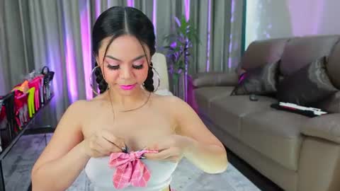 Snapshot of millabelle chatting on June 18, 1:39 am MillaBelle online show from June 18, 1:39 am