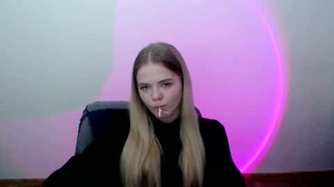 millaloveli online show from March 7, 8:55 am